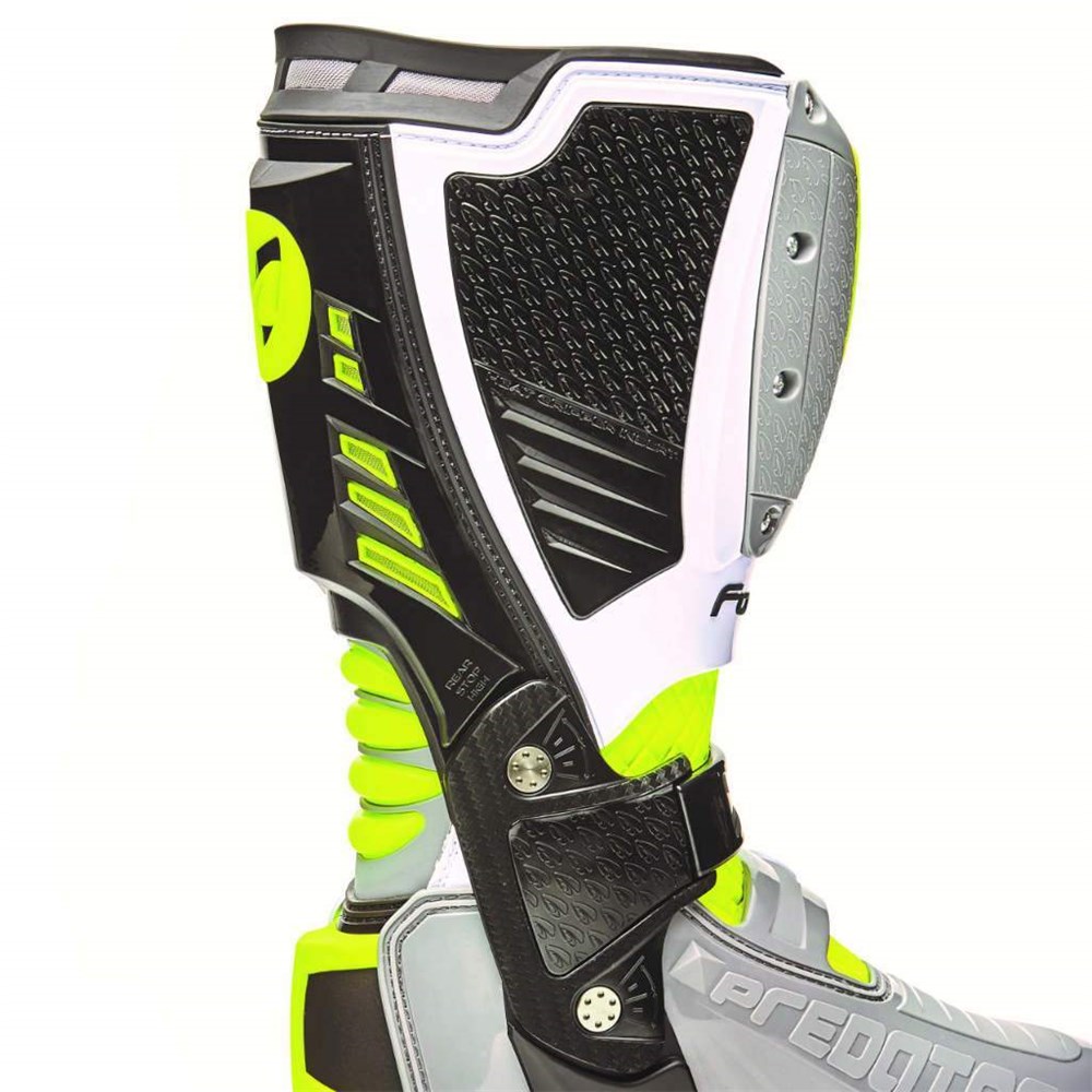 forma predator 2.0 boots